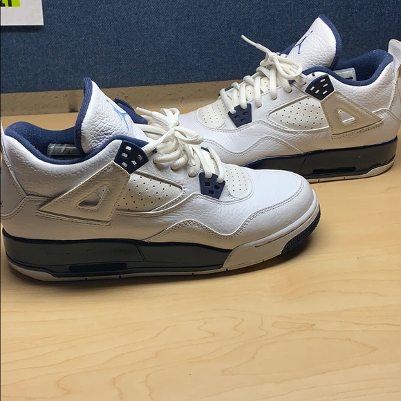 Jordan 4 Columbia - Picture 2 of 8